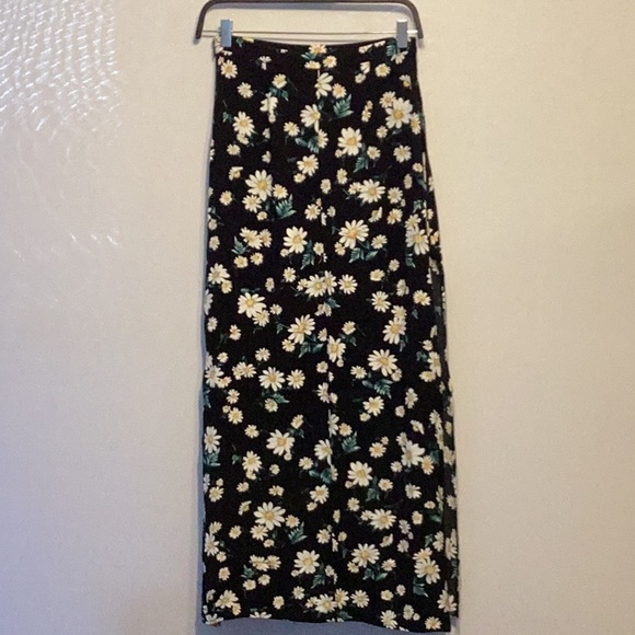 Forever 21 rayon floral maxi skirt size small - Picture 4 of 7